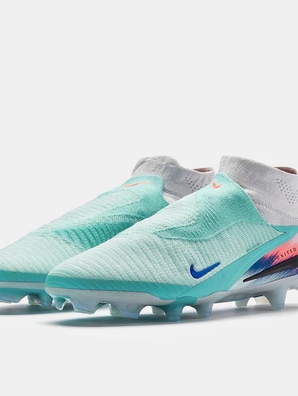 New - Special Edition Nike United Phantom Luna 2 Elite FG Soccer Cleats Blue & W